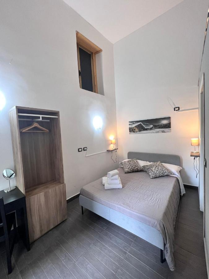Etna Rooms Катания Экстерьер фото